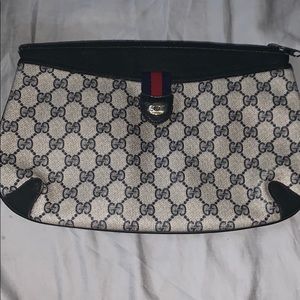 Gucci bag 100% authentic .